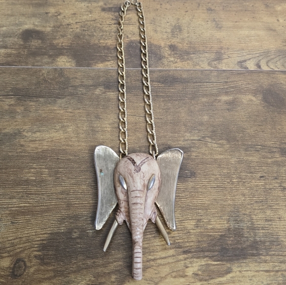Jewelry - Large Elephant Pendant Necklace with Chain